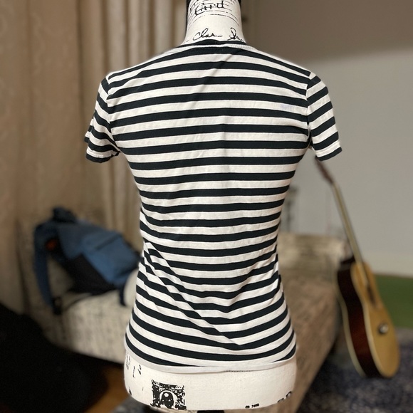 EUC Women’s Size Small Ralph Lauren Stripe V-neck Tee With Logo Embroidered - Picture 5 of 10
